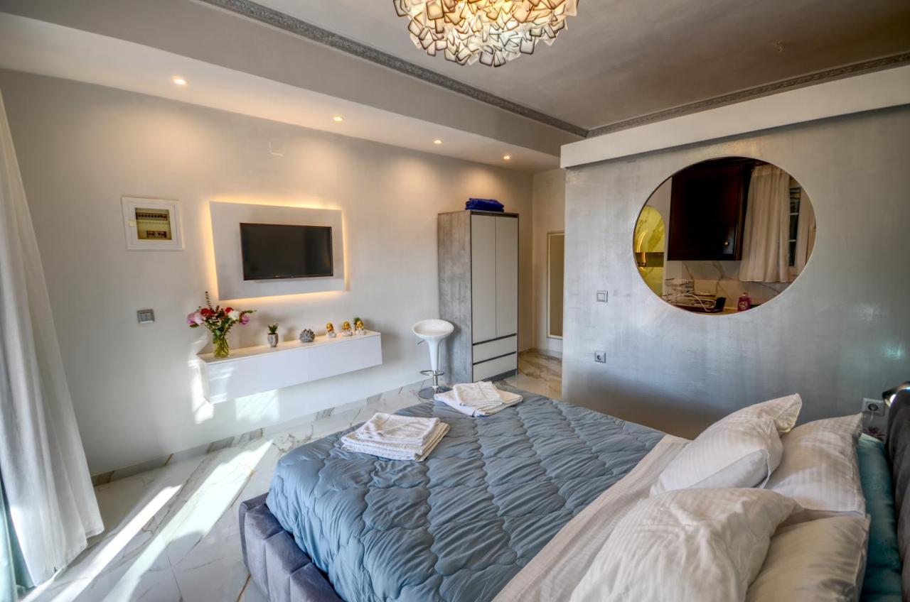 Thalassa Apartment