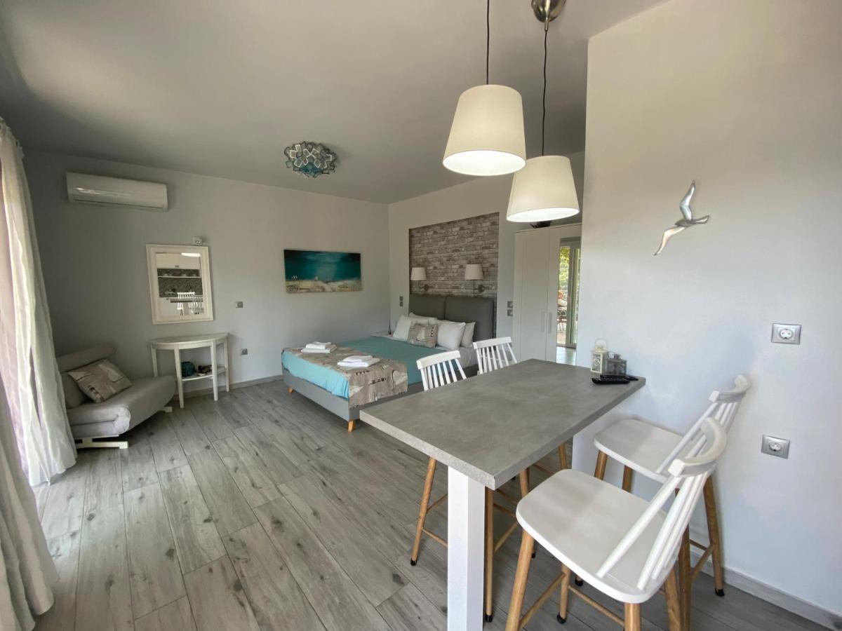 Thalassa Apartment *