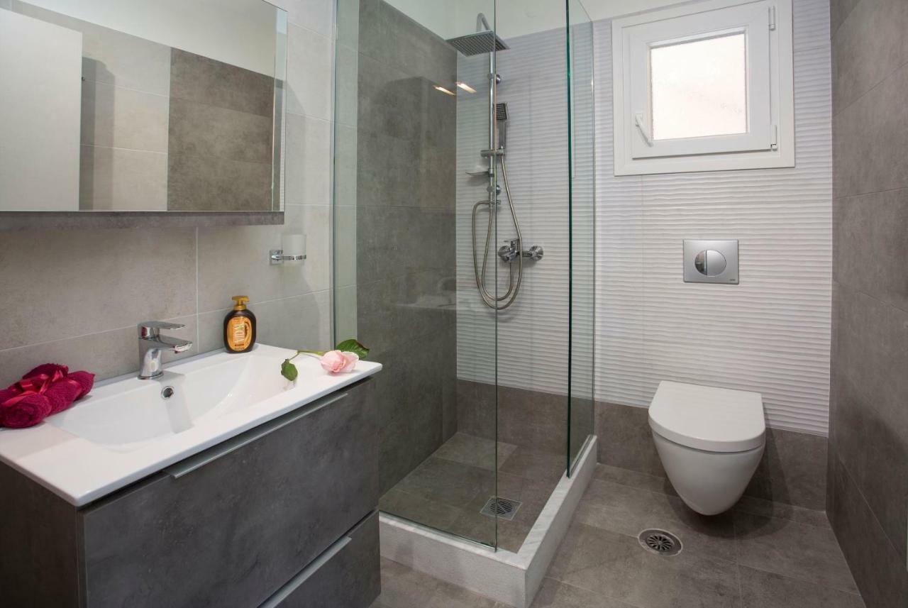 Thalassa Apartment *